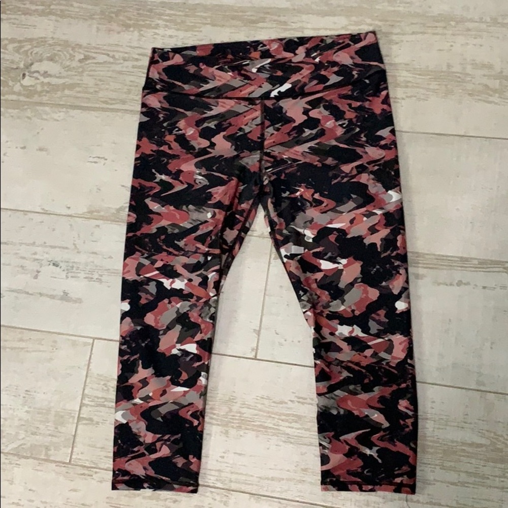 Fabletics Pink Camo Crop Leggings